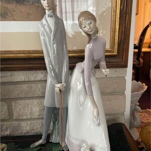 Lladro Couple with a Small Dog Porcelain Figurine 19.5” Tall-Retired